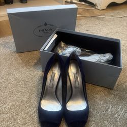Prada Navy Suede Peep-Toe Heels – Size 7.5)