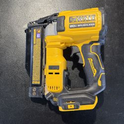 ATOMIC 20V MAX Lithium lon Cordless 23 Gauge Pin Nailer (Tool Only)