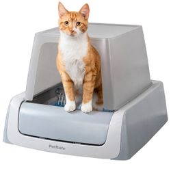 Petsafe Scoopfree Automatic Litter Box AND 4 Refills 