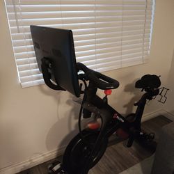 Peleton With Shoes And Weights 