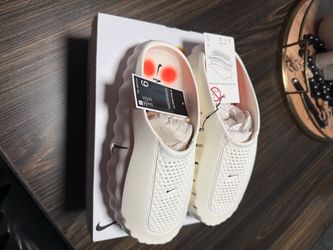 Nike mind slide sail
