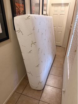 Queen Bamboo Memory Foam Mattress