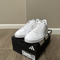 <NIB> adidas men Advantage Shoes (Size 8)