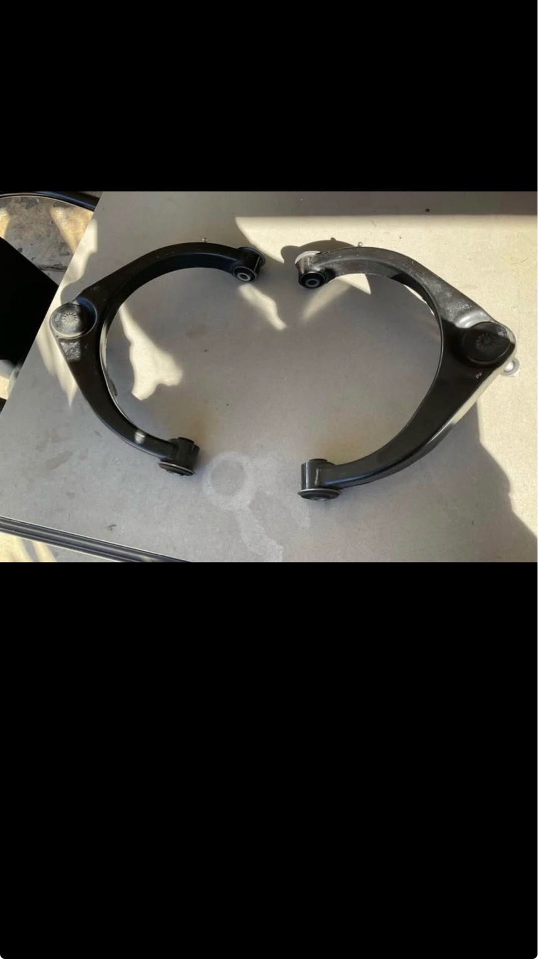 2025 ram rebel front upper control arm like new