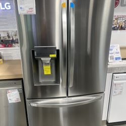 36" 3-door French Door Refrig • 27.9 cu ft. Total Capacity • 18.6 Fresh Food Capacity • 9.33 Freezer Capacity • Fingerprint and Smudge Resistant Finis