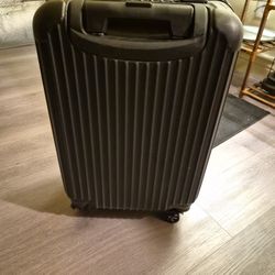 Carry On Suit Case 