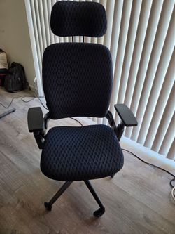 Steelcase Leap V2 Remanufactured w/ headrest