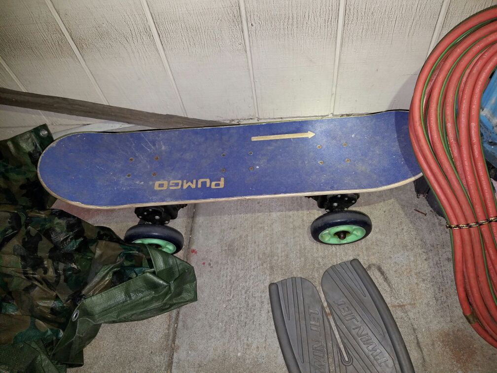 Pumgo skateboard