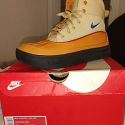Nike Boots