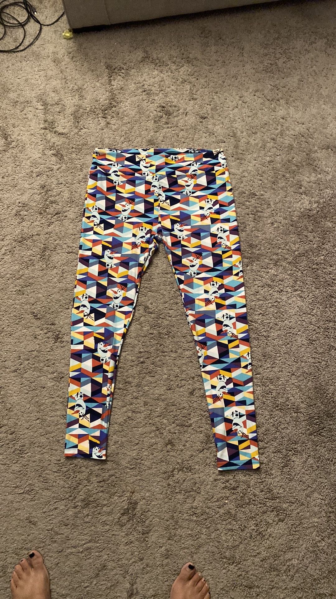 LuLaRoe Disney Frozen Olaf Leggings Size L
