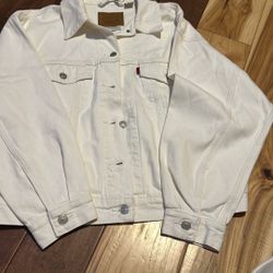 2 Chamarras Blancas Levi’s Y LUCKY BRAND $40 Cada Una MyL Hombre Y Mujer 