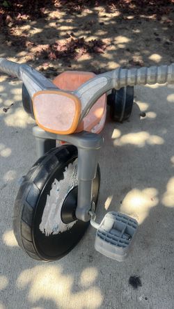 Small kids tricycle