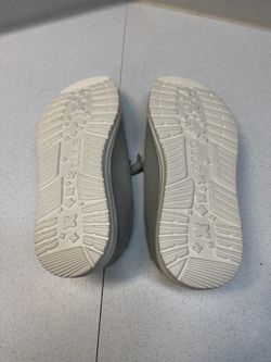Brand New HEYDUDE Women’s Size 7 – Light Gray – New With Tags – $40