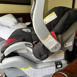 Graco Infant Car seat With Base