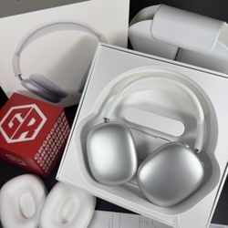 “WHITE AIRPOD MAXS”