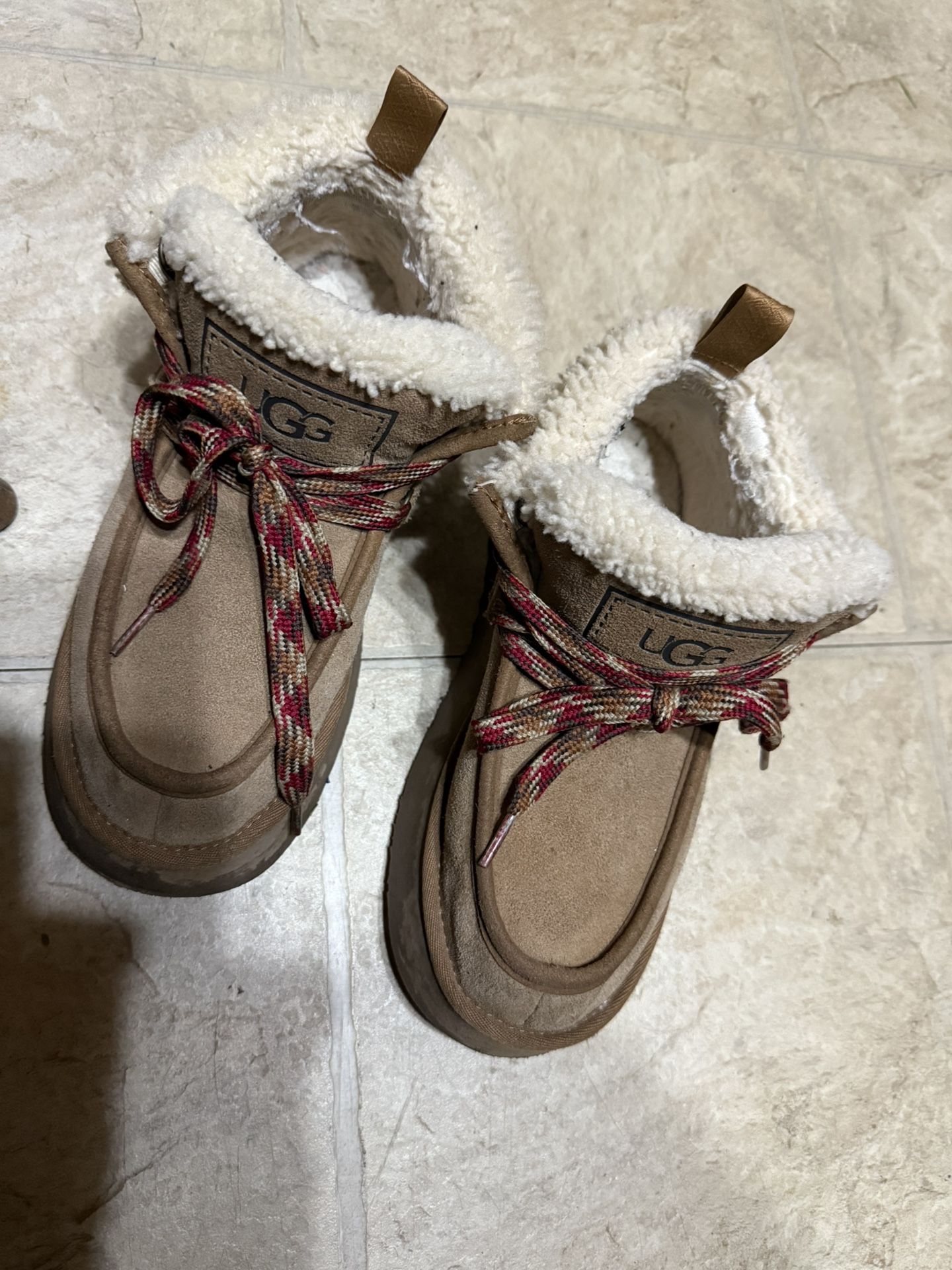 Ugg Platform Shoes Woman’s Sz8