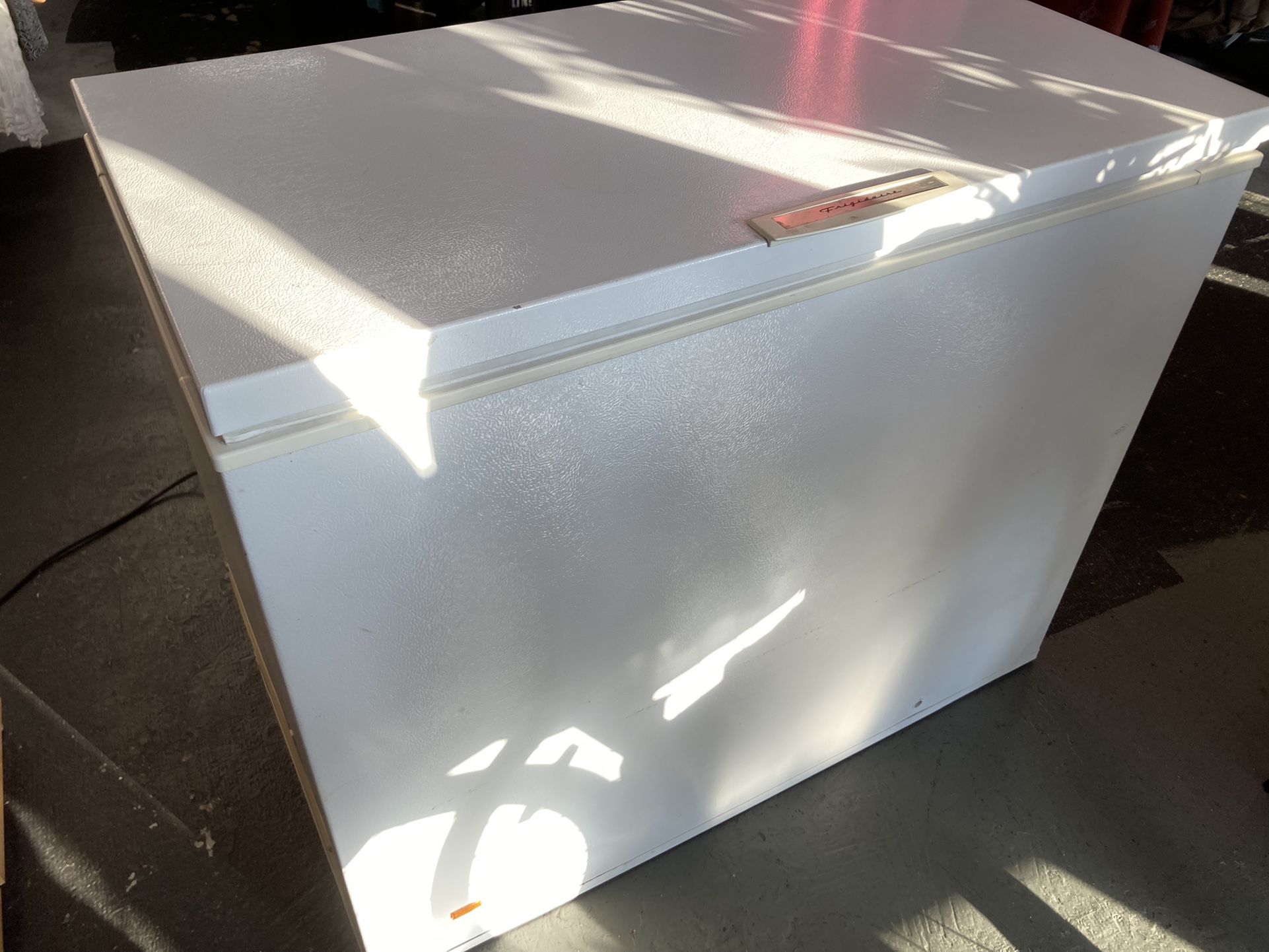 DEEP FREEZER