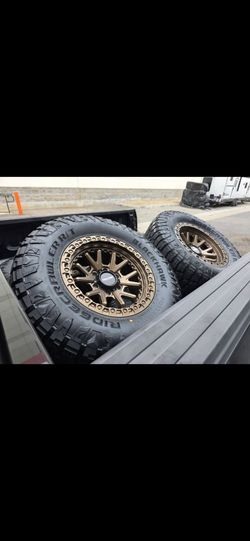 17" FALCON rims w/ 33" RT tires