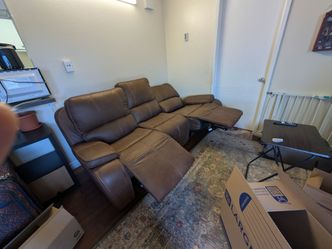 3 seat couch with electric recliner