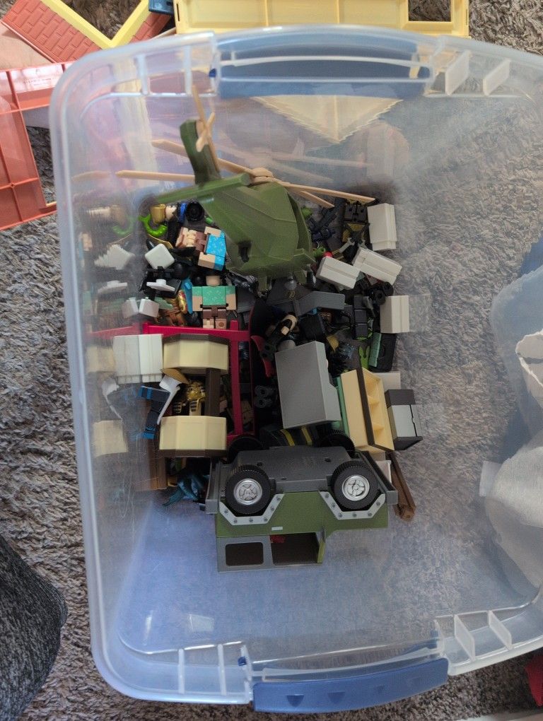 Roblox Toy Sets With Figures