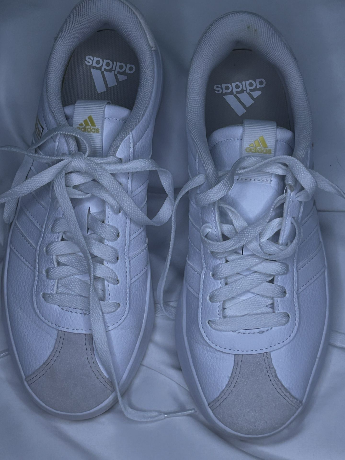 Adidas- White VL Court 3.0- 7.5 Women