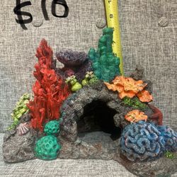 🟢AVAILABLE 🟢 Large Decoration For A Fish Tank