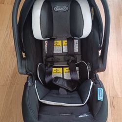 Graco SnugFit 35 Infant Car Seat With Base