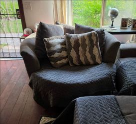 Free Swivel couch