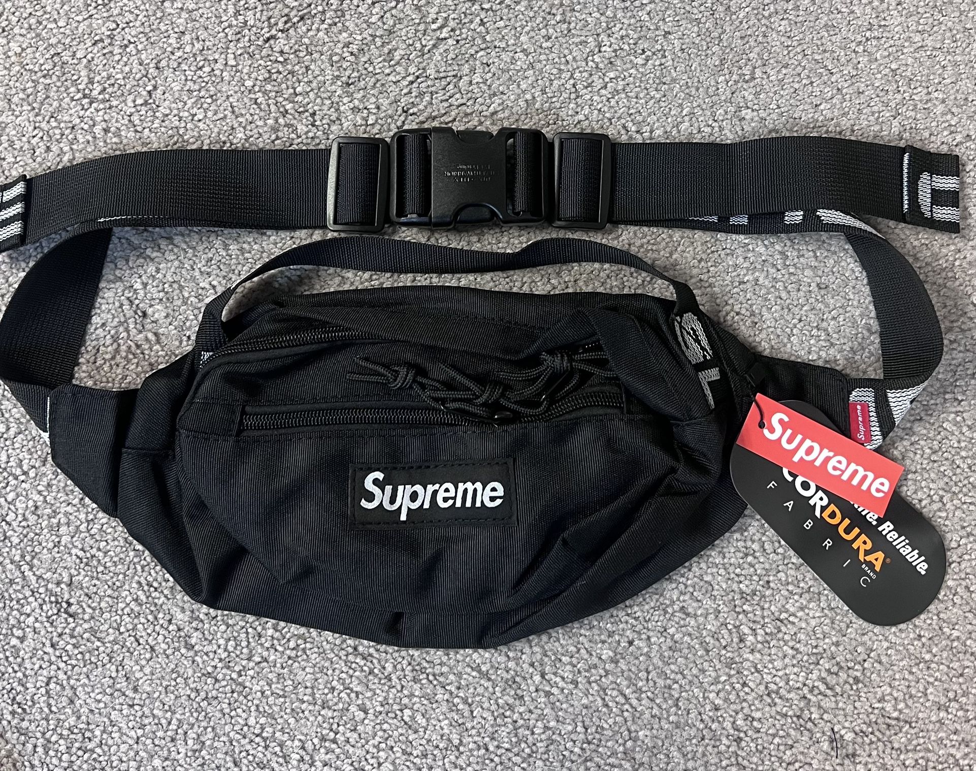 Supreme SS18 Waist Bag Black for Sale in Stuyvsnt Plz, NY - OfferUp