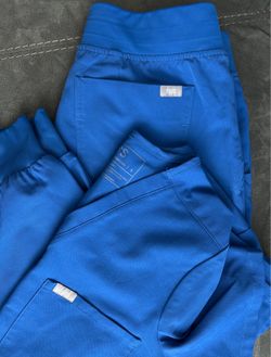 Figs scrub set $40 for set basically new used 1 time only