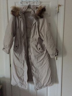 Women long heave down coat size PL