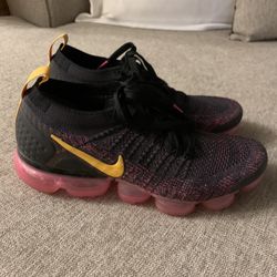 Vapor Max Nike 7.5 Great Condition Limited Edition