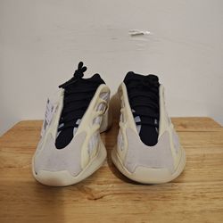 Size 8.5 - adidas Yeezy Boost 700 V3 Azael
