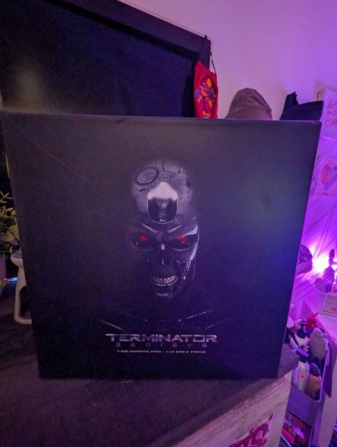 $140.00- Brand new Terminator Genisys T-800 Endoskeleton 1/10 Resin Figure Statue.