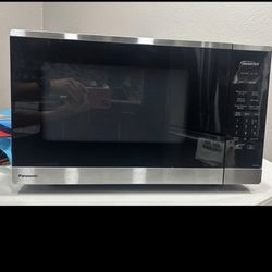 Over The Counter Panasonic 1200 Watt Microwave 