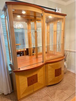 China/buffet cabinet