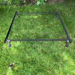 Double bed frame all screws and wheels