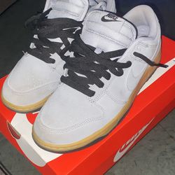 Wolf Grey Dunk Lows SE( Special Edition)
