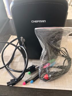 Used Chefman Portable Personal Mini Fridge ( Black)