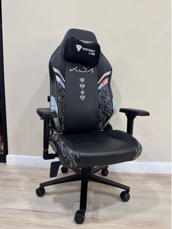 Like new limited edition secret lab Regular titan evo gaming chair