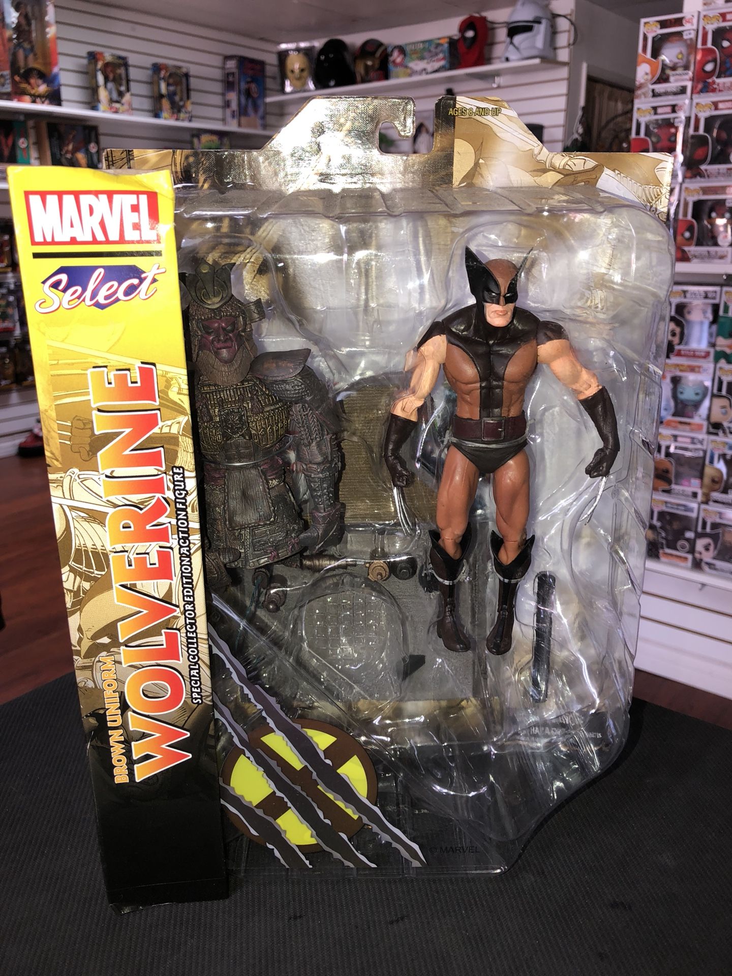 Marvel Select Brown Uniform Wolverine Diamond Select Marvel 7” inch