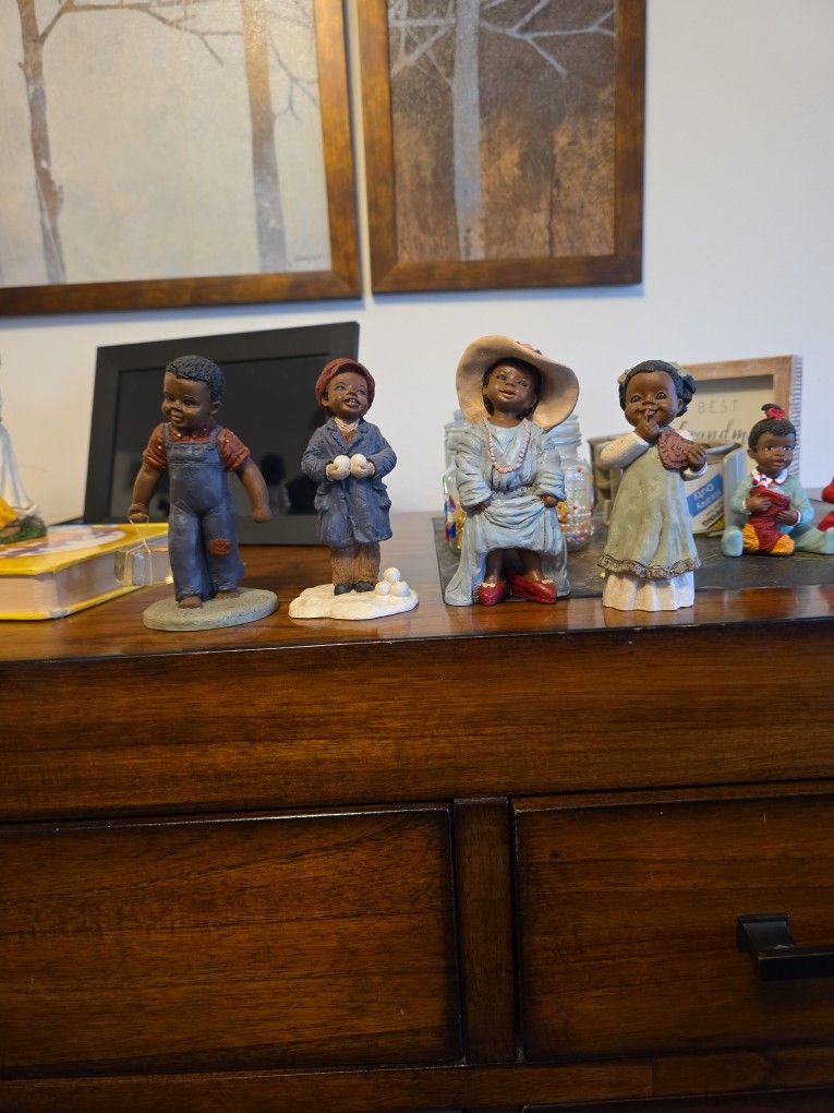 Set Of 4 Martha Holcombe Figurines