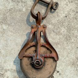 Antique Hudson Barn Pulley 