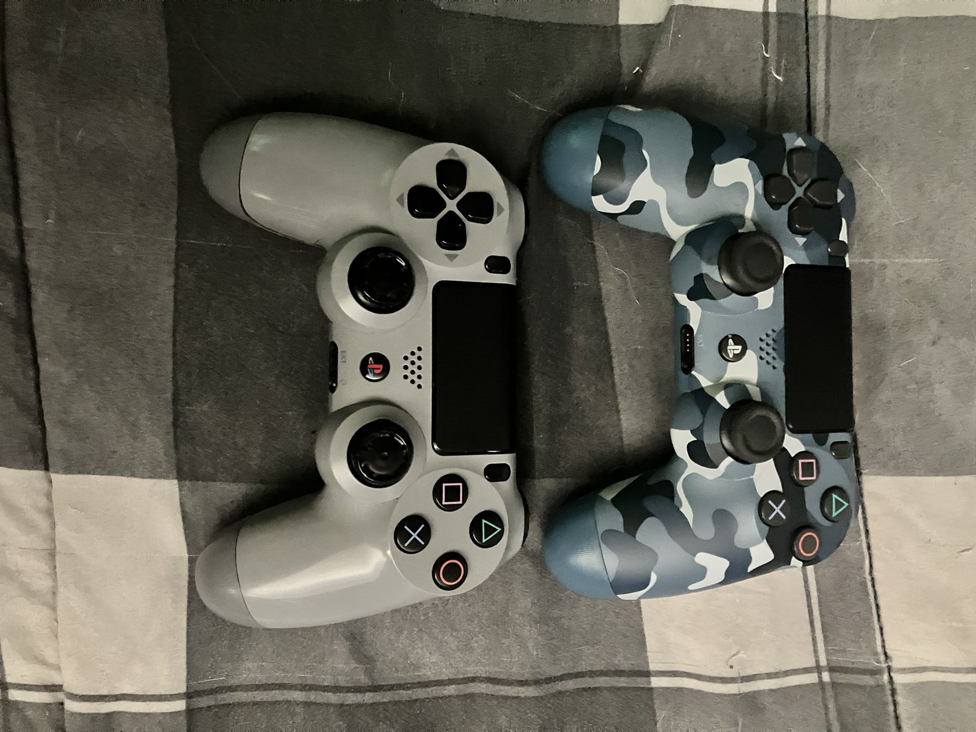 PlayStation 4 Controllers 