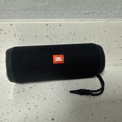JBL Flip4 Speaker 