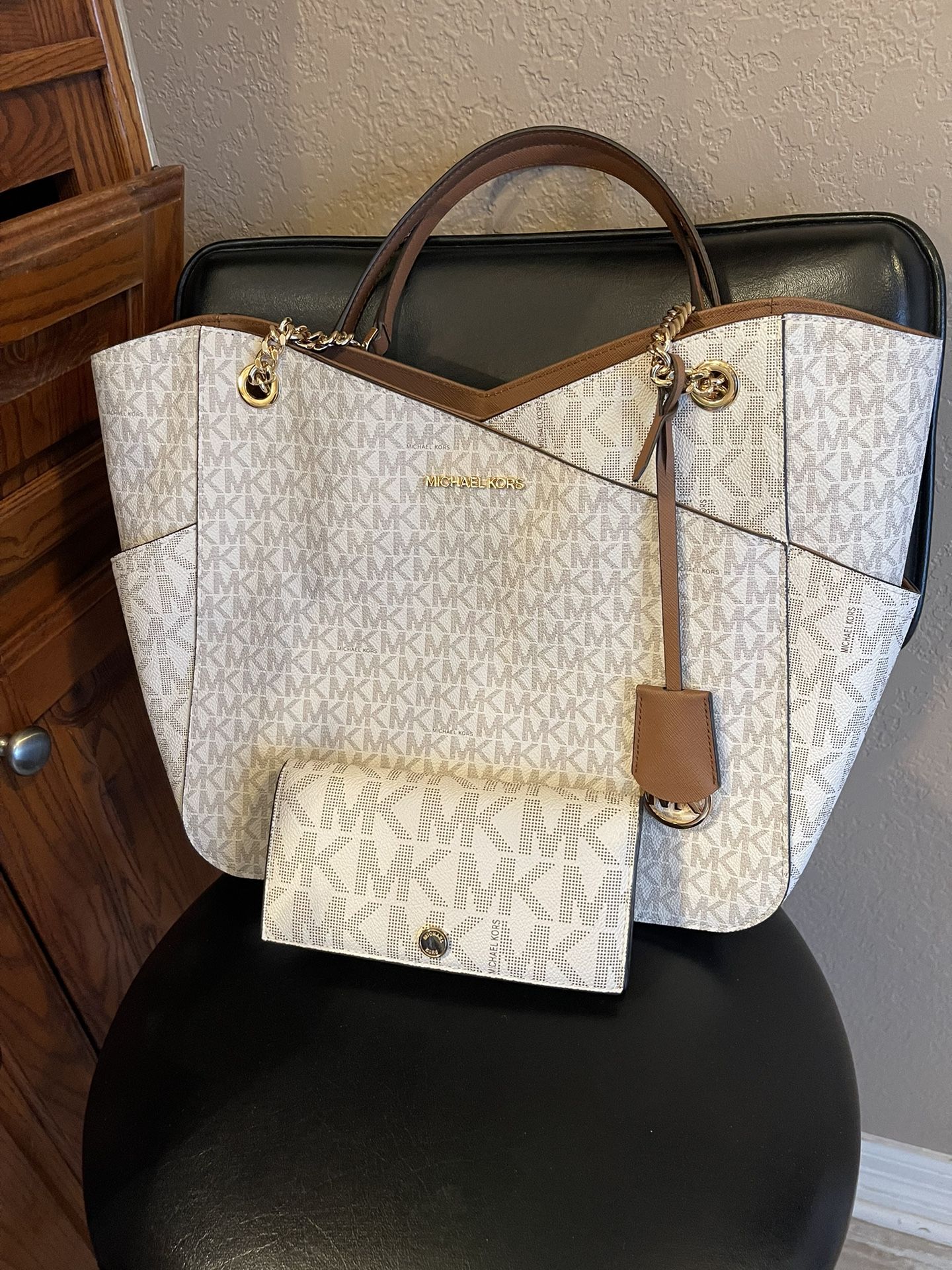 Michael Kors Purse And Wallet 