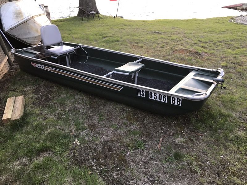 Coleman Crawdad fishing boat for sale