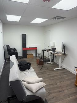 Downtown Elmhurst Private Studio / Barber Chair / Office Space