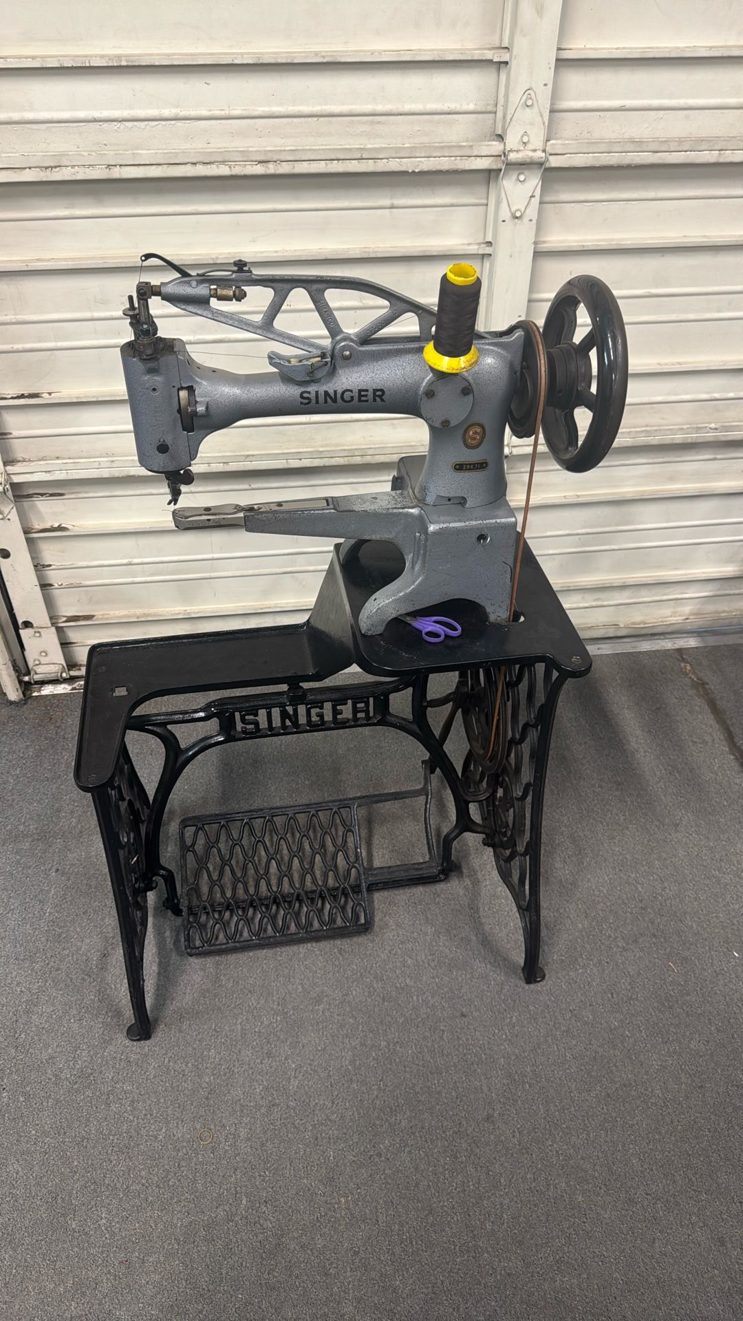Singer 19K71 Sewing Machine Leather