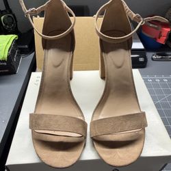 A New Day Women’s Sandals Size 10 Nude/Taupe